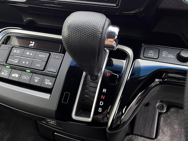 ステップワゴン モデューロＸ　ホンダセンシング　モデューロＸ＿ホンダセンシング＿９インチＳＤナビ＿フルセグＴＶ＿バックモニター＿ＥＴＣ＿両側パワースライドドア＿アダプティブクルーズコントロール＿ドライブレコーダー＿ＬＥＤヘッドライト＿オートハイ（16枚目）