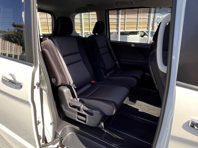 セレナ e-パワー ハイウェイスターV eパワーハイウェイスターV_ワンオーナー車_10インチSDナビ_フルセグTV_アラウンドビューモニターフリップダウンモニター_ハンズフリー左右オートスライドドア_(8枚目)