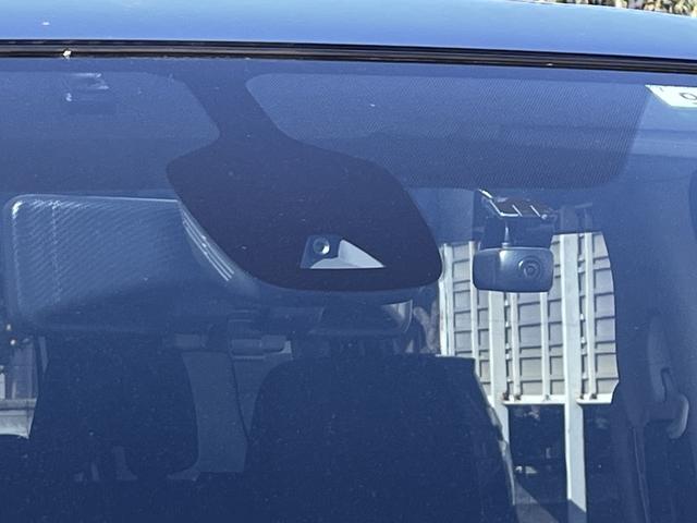 セレナ e-パワー ハイウェイスターV eパワーハイウェイスターV_ワンオーナー車_10インチSDナビ_フルセグTV_アラウンドビューモニターフリップダウンモニター_ハンズフリー左右オートスライドドア_(12枚目)