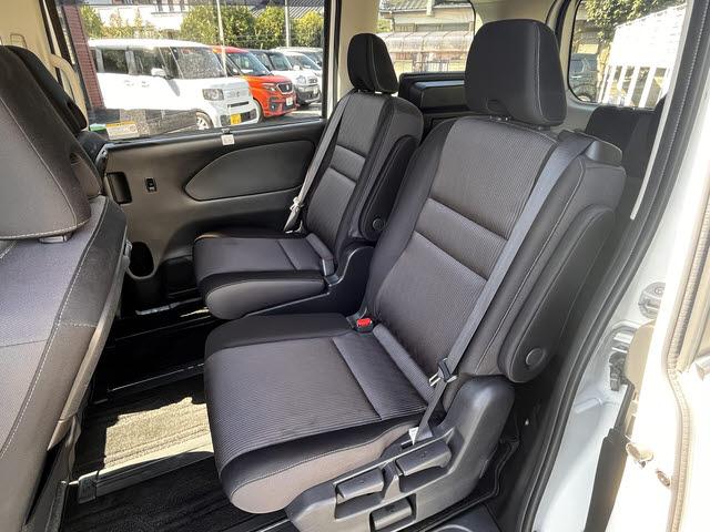 セレナ e-パワー ハイウェイスターV eパワーハイウェイスターV_ワンオーナー車_10インチSDナビ_フルセグTV_アラウンドビューモニターフリップダウンモニター_ハンズフリー左右オートスライドドア_(13枚目)