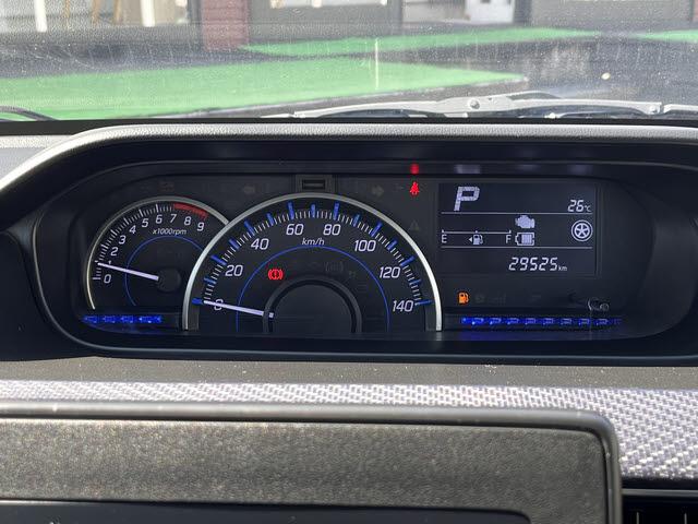 ワゴンR ハイブリッドFZ ハイブリッドFZ・禁煙車・キーフリーシステム・プッシュスタート・LEDヘッドライト・オートライト・アイドリングステップ・運転席シートヒーター・ウインカードアミラー・純正CDデッキ・ベンチシート(4枚目)