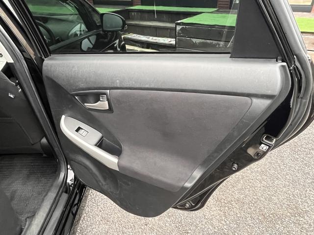 プリウス Ｓ　バックモニター・ビルトインＥＴＣ・ＨＩＤヘッドライト・純正ＳＤナビ・ＣＤ・ラジオ・Ｂｌｕｅｔｏｏｔｈ・ワンセグＴＶ・オートエアコン・キーフリーシステム・プッシュスタート・電動格納ミラー（24枚目）