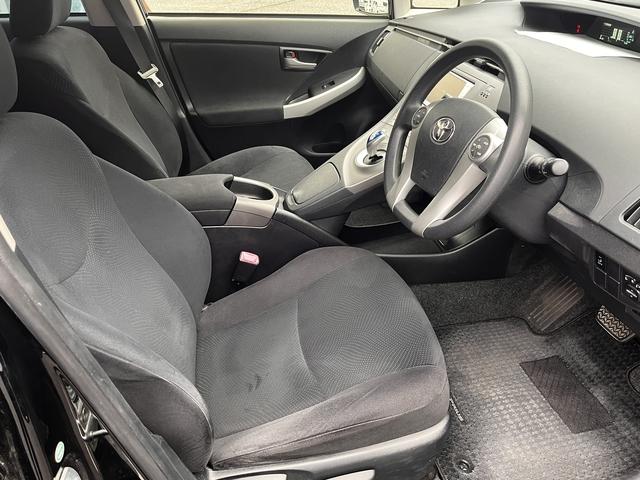 プリウス Ｓ　バックモニター・ビルトインＥＴＣ・ＨＩＤヘッドライト・純正ＳＤナビ・ＣＤ・ラジオ・Ｂｌｕｅｔｏｏｔｈ・ワンセグＴＶ・オートエアコン・キーフリーシステム・プッシュスタート・電動格納ミラー（32枚目）