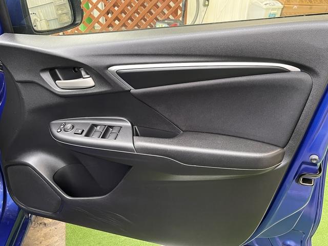 フィット １３Ｇ・Ｌパッケージ　ワンオーナー・８インチメモリーナビ・フルセグＴＶ・Ｂｌｕｅｔｏｏｔｈ・バックカメラ・ステアリングリモコン・ＥＴＣ・キーフリー・オートエアコン・アイドリングストップ（26枚目）