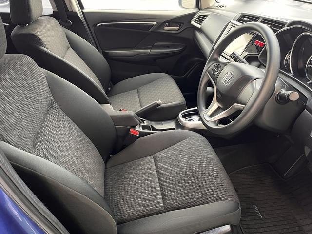 フィット １３Ｇ・Ｌパッケージ　ワンオーナー・８インチメモリーナビ・フルセグＴＶ・Ｂｌｕｅｔｏｏｔｈ・バックカメラ・ステアリングリモコン・ＥＴＣ・キーフリー・オートエアコン・アイドリングストップ（32枚目）