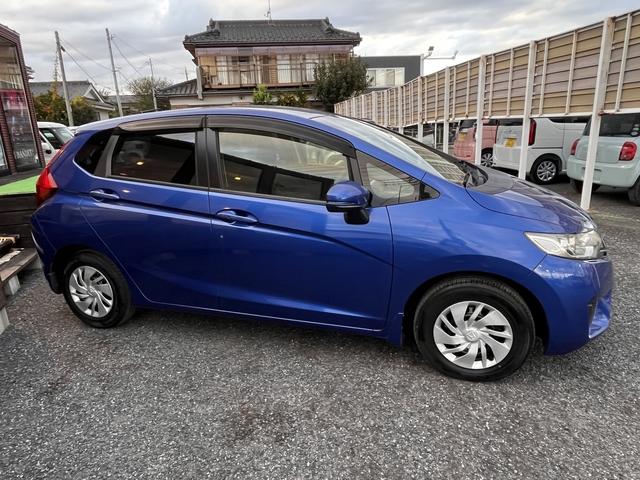 フィット １３Ｇ・Ｌパッケージ　ワンオーナー・８インチメモリーナビ・フルセグＴＶ・Ｂｌｕｅｔｏｏｔｈ・バックカメラ・ステアリングリモコン・ＥＴＣ・キーフリー・オートエアコン・アイドリングストップ（37枚目）