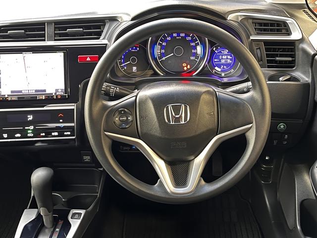 フィット １３Ｇ・Ｌパッケージ　ワンオーナー・８インチメモリーナビ・フルセグＴＶ・Ｂｌｕｅｔｏｏｔｈ・バックカメラ・ステアリングリモコン・ＥＴＣ・キーフリー・オートエアコン・アイドリングストップ（42枚目）