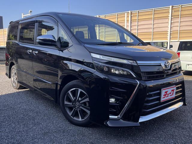 ヴォクシー ZS 煌III ZSキラメキ3_9インチSDナビ_フルセグTV_純正フリップダウンモニター_ETC2.0_セーフティーセンス_クルーズコントロール_両側パワースライドドア_LEDヘッドライト_オートライト_キーフリー(2枚目)