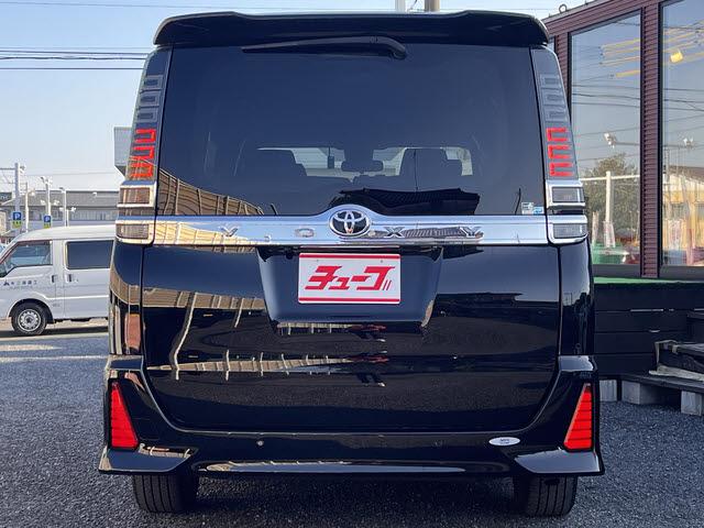 ヴォクシー ZS 煌III ZSキラメキ3_9インチSDナビ_フルセグTV_純正フリップダウンモニター_ETC2.0_セーフティーセンス_クルーズコントロール_両側パワースライドドア_LEDヘッドライト_オートライト_キーフリー(22枚目)