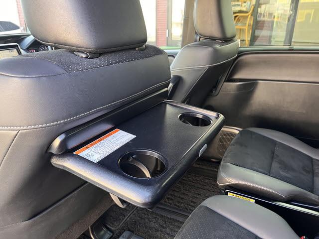 ヴォクシー ZS 煌III ZSキラメキ3_9インチSDナビ_フルセグTV_純正フリップダウンモニター_ETC2.0_セーフティーセンス_クルーズコントロール_両側パワースライドドア_LEDヘッドライト_オートライト_キーフリー(24枚目)