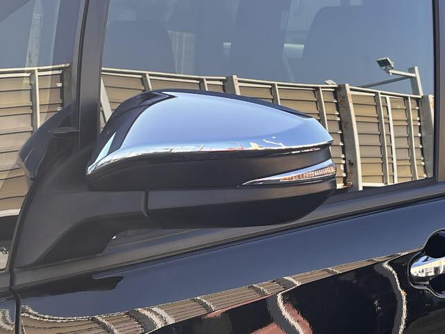 ヴォクシー ZS 煌III ZSキラメキ3_9インチSDナビ_フルセグTV_純正フリップダウンモニター_ETC2.0_セーフティーセンス_クルーズコントロール_両側パワースライドドア_LEDヘッドライト_オートライト_キーフリー(25枚目)