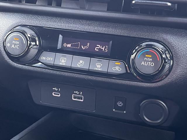 ノート オーテック クロスオーバー オーテッククロスオーバー_ニッサンコネクトナビ_フルセグTV_アラウンドビューモニター_エマージェンシーブレーキ_アダプティブクルーズコントロール_デジタルインナーミラー_専用レザーシート(17枚目)