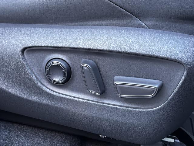 ハリアーハイブリッド Ｚ　レザーパッケージ　Ｚレザーパッケージ＿モデリスタフルエアロ＿トムスフロントグリル＿ＪＢＬサウンド＿ワンオーナー車＿純正デジタルインナーミラー＿全方位モニター＿コネクトナビ＿フルセグＴＶ＿セーフティーセンス＿ＥＴＣ２．０（22枚目）