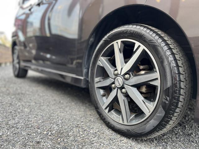 デイズルークス ハイウェイスター X Vセレクション ハイウェイスターX-Vセレクション_純正SDナビ・フルセグTV_アラウンドビューモニター_ETC2.0_エマージェンシーブレーキ_インテリジェントキー_プッシュスタート_セーフティーパック(27枚目)