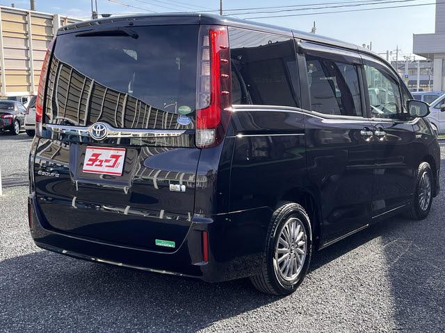 エスクァイア ハイブリッドGi ブラックテーラード ハイブリッドGiブラックテーラード_純正8インチSDナビ_フルセグTV_バックモニター_両側パワースライドドア_ビルトインETC_キーフリー_プッシュスタート_シートヒーター_レザー調シート(5枚目)