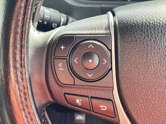 エスクァイア ハイブリッドGi ブラックテーラード ハイブリッドGiブラックテーラード_純正8インチSDナビ_フルセグTV_バックモニター_両側パワースライドドア_ビルトインETC_キーフリー_プッシュスタート_シートヒーター_レザー調シート(23枚目)