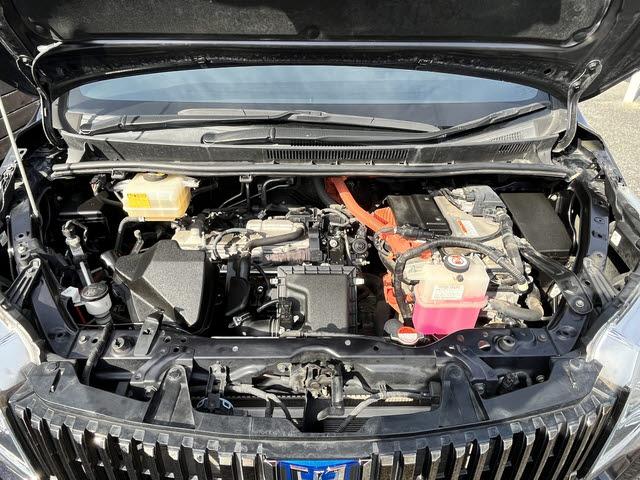 エスクァイア ハイブリッドGi ブラックテーラード ハイブリッドGiブラックテーラード_純正8インチSDナビ_フルセグTV_バックモニター_両側パワースライドドア_ビルトインETC_キーフリー_プッシュスタート_シートヒーター_レザー調シート(28枚目)