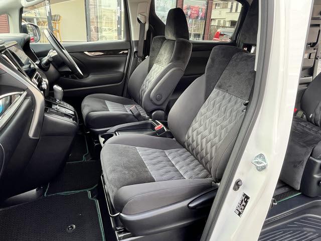 大好評のボディコーティング「ウルトラストロングコート」もご納車までに施工可能。レクサス正規販売店でも正式採用のガラスコートです。唯一本物のガラス成分配合でボディを汚れや色褪せから守ります。