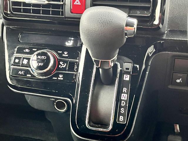 タント カスタムＸスタイルセレクション　Ｘスタイルセレクション＿９インチ純正ＳＤナビ＿フルセグＴＶ＿全方位モニター＿ＥＴＣ＿スマートアシスト＿両側パワースライドドア＿ＬＥＤヘッドライト＿オートライト＿運転席助手席シートヒーター＿ドラレコ（16枚目）