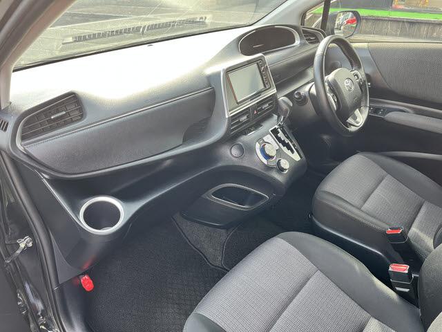 シエンタ Ｇ　セーフティーエディション　Ｇセーフティエディション＿純正ＳＤナビ＿フルセグＴＶ＿パノラミックビューモニター＿両側パワースライドドア＿運転席助手席シートヒーター＿純正アルミホイール＿キーフリー＿プッシュスタート＿ＬＥＤ（3枚目）