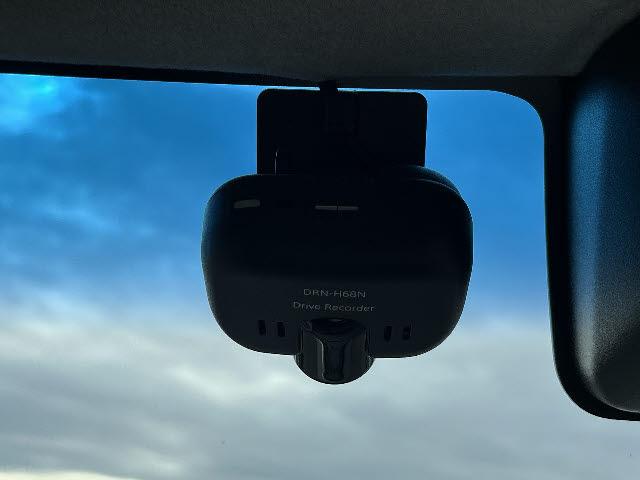 タント カスタムＲＳ　トップエディションＶＳ　ＳＡＩＩＩ　スマートアシスト３　ターボ　両側パワースライドドア　ＬＥＤヘッドライト　純正８インチナビ　Ｄ席シートヒーター　ＬＥＤヘッドライト　全方位カメラ　走行中ＴＶ視聴可　ＨＤＭＩ端子（12枚目）