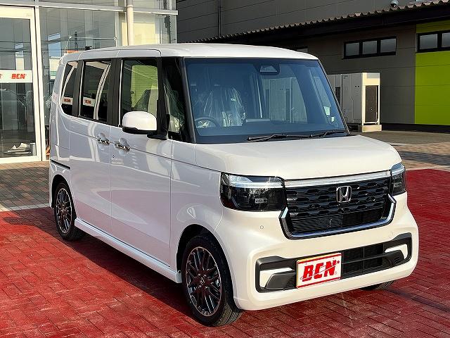 Ｎ－ＢＯＸカスタム ターボ　カスタムターボ　マルチビューカメラ　両側パワースライドドア　ホンダセンシング　ＬＥＤヘッドライト　アダプティブクルーズコントロール　パドルシフト　カラー液晶メーター　キーフリー　プッシュスタート（2枚目）