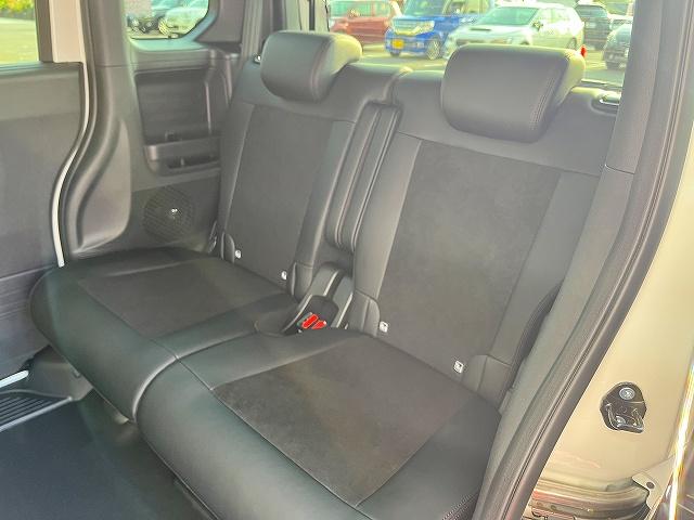 Ｎ－ＢＯＸカスタム ターボ　カスタムターボ　マルチビューカメラ　両側パワースライドドア　ホンダセンシング　ＬＥＤヘッドライト　アダプティブクルーズコントロール　パドルシフト　カラー液晶メーター　キーフリー　プッシュスタート（13枚目）