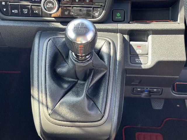 Ｎ－ＯＮＥ ＲＳ　６速マニュアルシフト　無限フロントアンダースポイラー　無限サイドスポイラー　純正８インチナビ　フルセグＴＶ　バックカメラ　ホンダセンシング　アダプティブクルーズコントロール　エアロ合計￥１２１０００（16枚目）