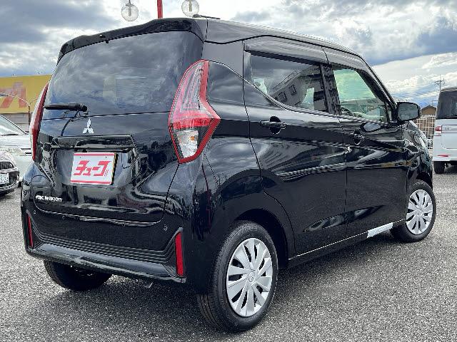 ｅＫワゴン Ｍ　登録済未使用車　キーレスエントリー　Ｅアシスト　バックカメラ　前席シートヒーター　純正ドアバイザー　純正フロアマット　電動格納ドアミラー　ＡＢＳ　ダブルエアバッグ（5枚目）