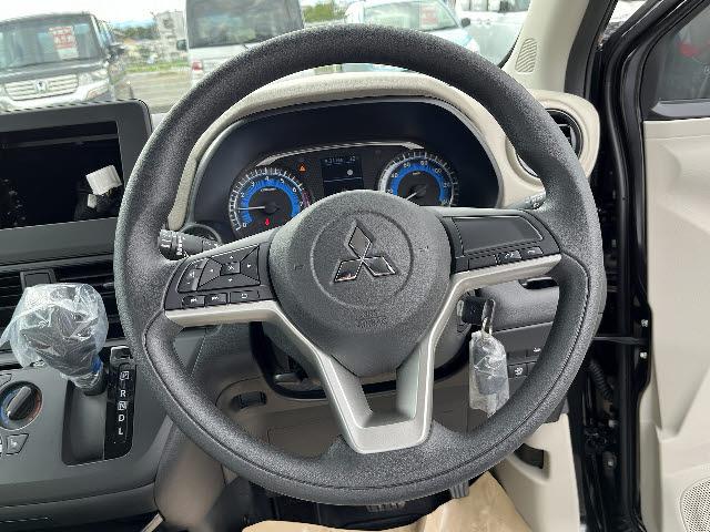 ｅＫワゴン Ｍ　登録済未使用車　キーレスエントリー　Ｅアシスト　バックカメラ　前席シートヒーター　純正ドアバイザー　純正フロアマット　電動格納ドアミラー　ＡＢＳ　ダブルエアバッグ（15枚目）