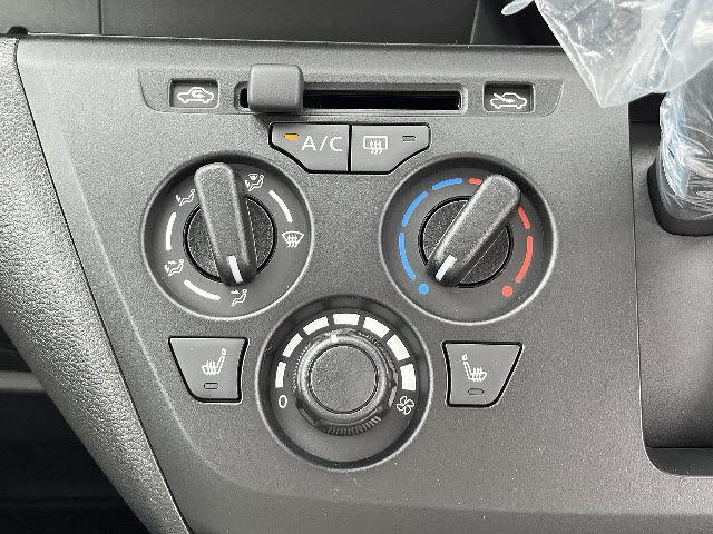 ｅＫワゴン Ｍ　登録済未使用車　キーレスエントリー　Ｅアシスト　バックカメラ　前席シートヒーター　純正ドアバイザー　純正フロアマット　電動格納ドアミラー　ＡＢＳ　ダブルエアバッグ（17枚目）