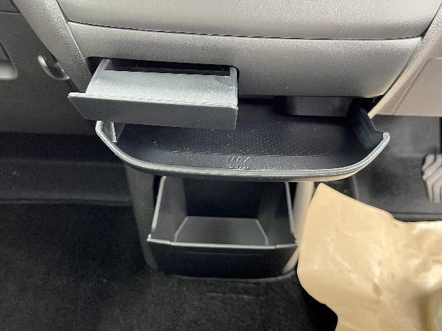 ｅＫワゴン Ｍ　登録済未使用車　キーレスエントリー　Ｅアシスト　バックカメラ　前席シートヒーター　純正ドアバイザー　純正フロアマット　電動格納ドアミラー　ＡＢＳ　ダブルエアバッグ（21枚目）