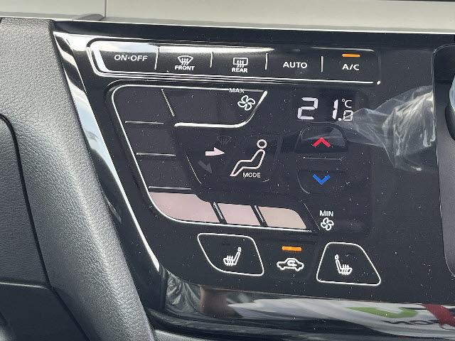 デリカミニ Ｔ　プレミアム　リミテッドエディション　純正９インチディスプレイオーディオ　両側パワースライドドア　Ｂｌｕｅｔｏｏｔｈ　プロパイロット　マルチビューモニター　ステアリングヒーター　プッシュスタート　キーフリー（17枚目）