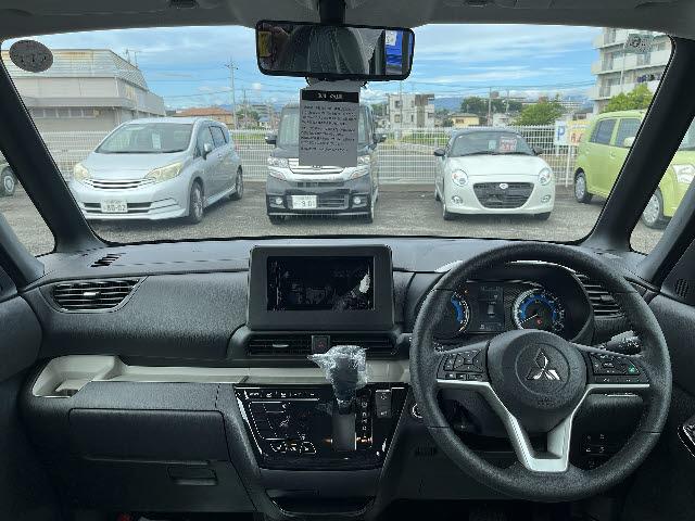 デリカミニ Ｇ　プレミアム　オプションカラー　マルチビューモニター　マイパイロット　ＬＥＤヘッドライト　Ｅブレーキ　前席シートヒーター　ステアリングヒーター　両側パワースライドドア　アイドリングストップ（3枚目）