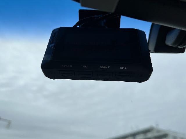 フィットハイブリッド ナビプレミアムセレクション　純正ＨＤＤナビ　ワンセグＴＶ　バックカメラ　シートヒーター　ＨＩＤヘッドライト　キーフリー　純正１５インチアルミ　ＤＶＤ再生　パドルシフト　ビルトインＥＴＣ　Ｂｌｕｅｔｏｏｔｈ　フォグランプ（12枚目）