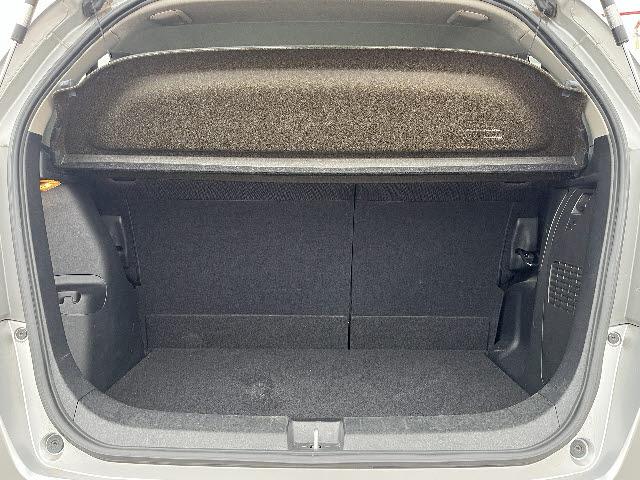 フィットハイブリッド ナビプレミアムセレクション　純正ＨＤＤナビ　ワンセグＴＶ　バックカメラ　シートヒーター　ＨＩＤヘッドライト　キーフリー　純正１５インチアルミ　ＤＶＤ再生　パドルシフト　ビルトインＥＴＣ　Ｂｌｕｅｔｏｏｔｈ　フォグランプ（18枚目）