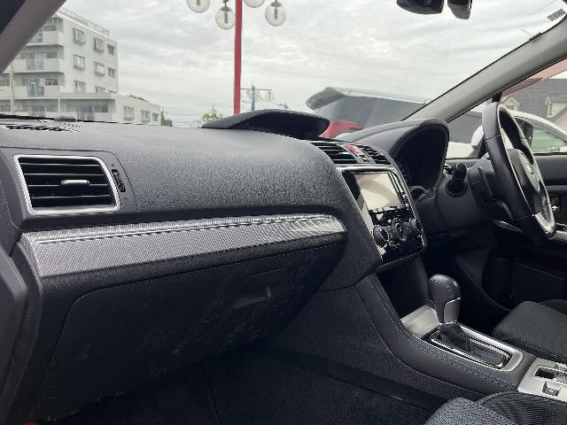 レヴォーグ １．６ＧＴ－Ｓアイサイト　カロッツェリアＡＶＩＣ－ＲＺ９９ナビ　プッシュスタート　キーフリー　ＳＩドライブ　アイドリングストップ　４ＷＤ　ターボ　アイサイト　レーダークルーズコントロール　パドルシフト　アプライドモデルＢ（14枚目）