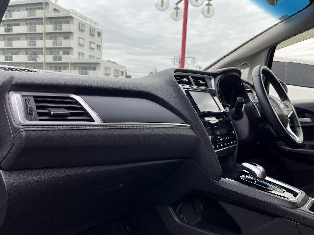 シャトル ハイブリッドＸ　ホンダセンシング　ケンウッドナビ　ＭＤＶ－Ｄ３０６ＢＴ　ＣＤ／ＡＭ／ＦＭ　バックカメラ　Ｂｌｕｅｔｏｏｔｈ　ビルトイン　ＥＴＣ　ホンダセンシング　パドルシフト　レーンキープアシスト　ＬＥＤヘッドライト　プッシュスタート（14枚目）
