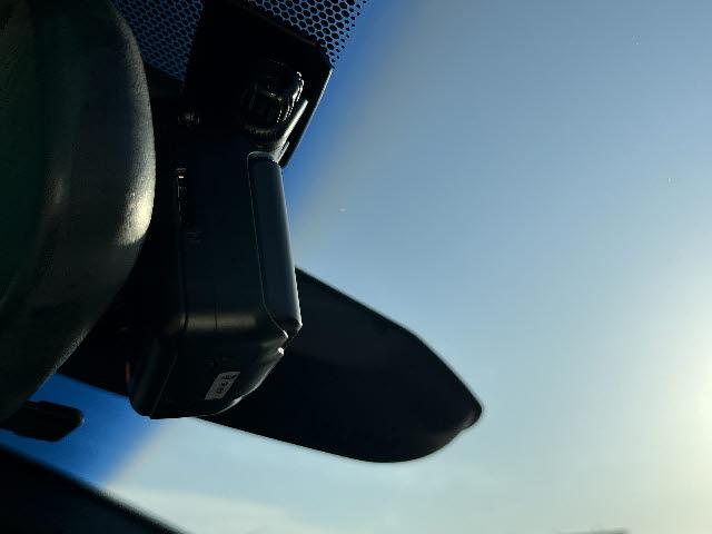 フィットハイブリッド Ｓパッケージ　純正メモリーナビ　フルセグＴＶ　バックカメラ　プッシュスタート　キーフリー　ＤＶＤ再生　Ｂｌｕｅｔｏｏｔｈ　ドラレコ　純正アルミ（12枚目）