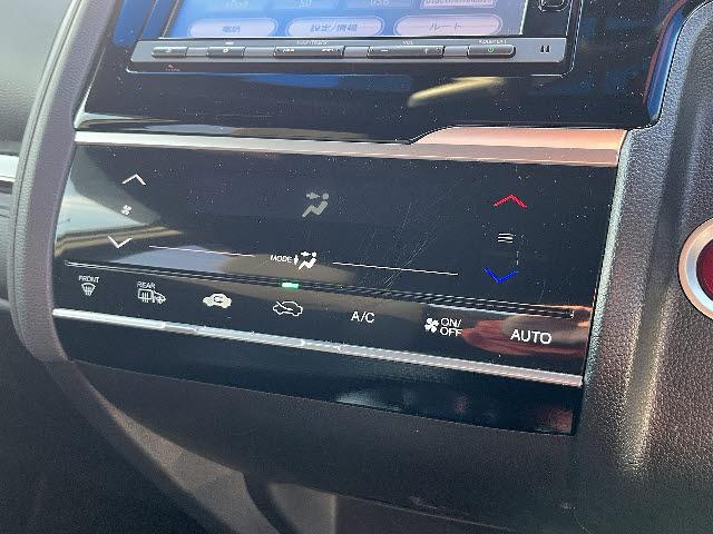 フィットハイブリッド Ｓパッケージ　純正メモリーナビ　フルセグＴＶ　バックカメラ　プッシュスタート　キーフリー　ＤＶＤ再生　Ｂｌｕｅｔｏｏｔｈ　ドラレコ　純正アルミ（17枚目）