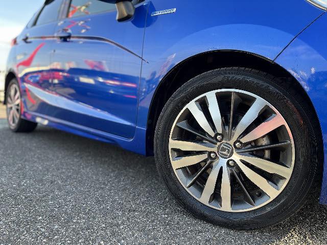 フィットハイブリッド Ｓパッケージ　純正メモリーナビ　フルセグＴＶ　バックカメラ　プッシュスタート　キーフリー　ＤＶＤ再生　Ｂｌｕｅｔｏｏｔｈ　ドラレコ　純正アルミ（27枚目）