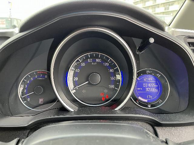 サービス工場完備でアフターも安心♪　資格を持った優秀なメカニックがまごころ込めて整備致します！！安心してカーライフをお楽しみ下さい♪　車検も安い！！安心♪のチューブ坂戸店にお任せ下さい！！