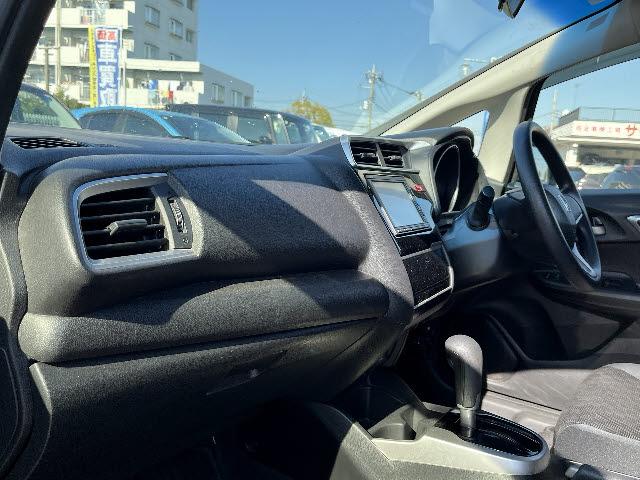 フィット １３Ｇ・Ｆ　純正メモリーナビ　ワンセグＴＶ　バックカメラ　ＬＥＤヘッドライト　キーフリー　プッシュスタート　社外アルミ　ドライブレコーダー　ステアリングリモコン　Ｂｌｕｅｔｏｏｔｈ（14枚目）