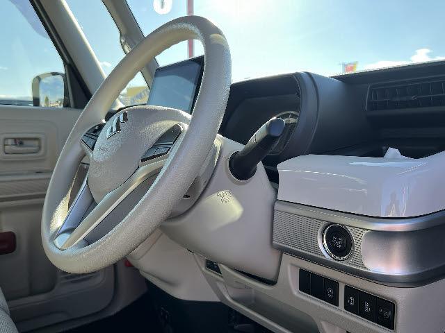 スペーシア ハイブリッドＸ　純正９インチナビ　全方位カメラ　ＣＤ／ＤＶＤ再生可　フルセグＴＶ　両側パワースライドドア　Ｄ席シートヒーター　Ｄ席後部テーブル　デュアルカメラブレーキサポート　サーキュレーター　後席サンシェード（7枚目）