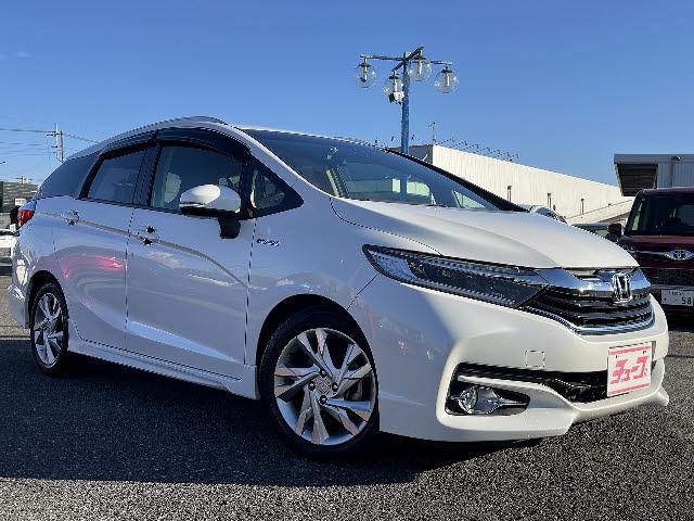 シャトル ハイブリッドＺ　純正ギャザーズナビ（ＶＸＭ－１７４ＶＦＩ）フルセグＴＶ　ＤＶＤ再生　バックカメラ　ＬＥＤヘッドライト　キーフリー　パドルシフト　プッシュスタート　クルーズコントロール　シティーブレーキ（2枚目）