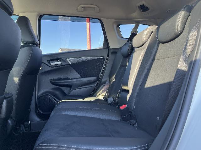 シャトル ハイブリッドＺ　純正ギャザーズナビ（ＶＸＭ－１７４ＶＦＩ）フルセグＴＶ　ＤＶＤ再生　バックカメラ　ＬＥＤヘッドライト　キーフリー　パドルシフト　プッシュスタート　クルーズコントロール　シティーブレーキ（13枚目）