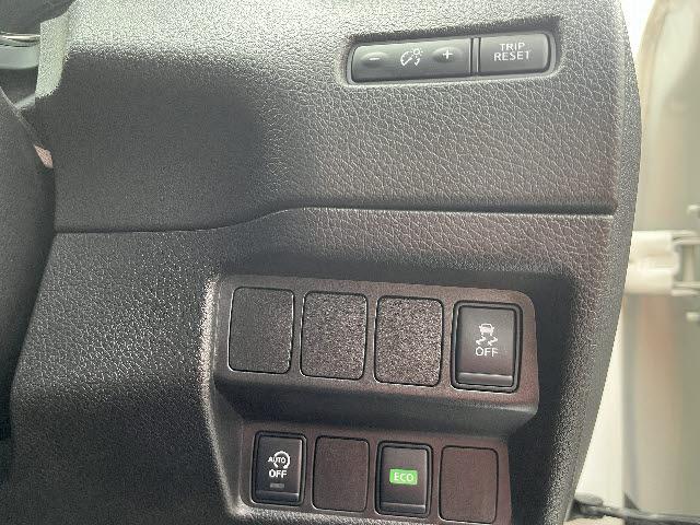 エクストレイル 20X エマージェンシーブレーキパッケージ 純正SDナビ Bluetooth フルセグTV バックカメラ ビルトインETC 前席シートヒーター エマージェンシーブレーキ インテリジェントキー プッシュスタート(23枚目)