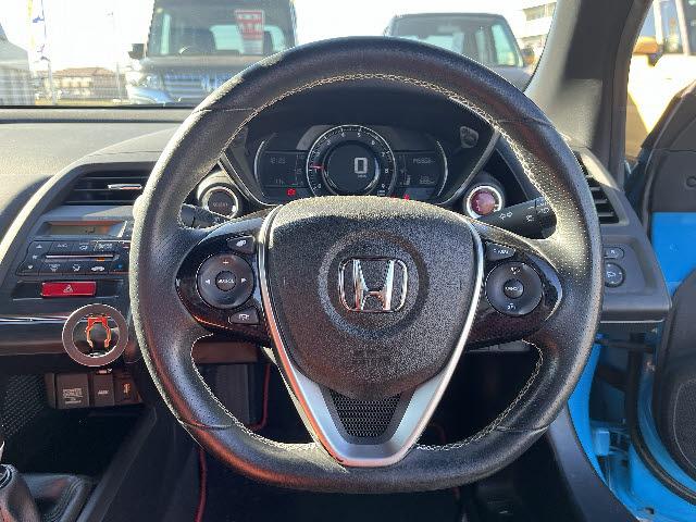 S660 α ワンオーナー 6速マニュアル クルーズコントロール ETC LEDヘッドライト ミッドシップレイアウト ホロルーフ 前後異形純正アルミホイール(前15インチ 後16インチ キーフリー プッシュスタート(15枚目)