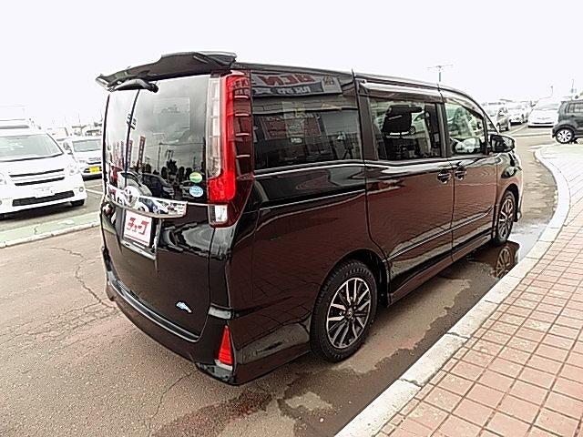 トヨタ ノア ｓｉ ７人乗 アイドリングストップ サンルーフ 純正ｓｄナビ フルセグ バックカメラ 9 8万円 平成27年 15年 埼玉県 中古車 価格 Com