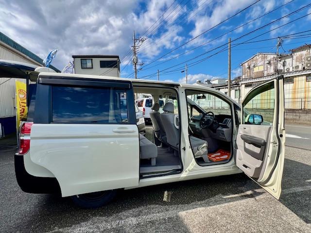 ステップワゴン Ｌ　ヒダマリアイボリー　両面電動スライド　スマートキー　ＨＩＤ　バックカメラ（11枚目）